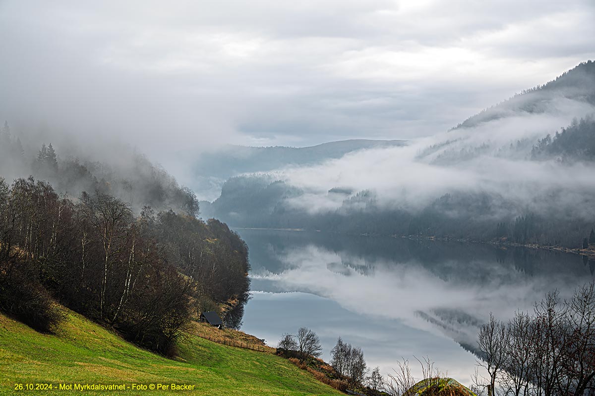 Mot Myrkdalsvatnet